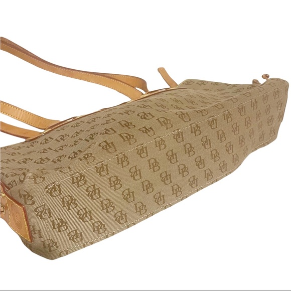 Dooney & Bourke Brown Monogram and Leather Shoulder Handbag Zipper - Picture 8 of 8